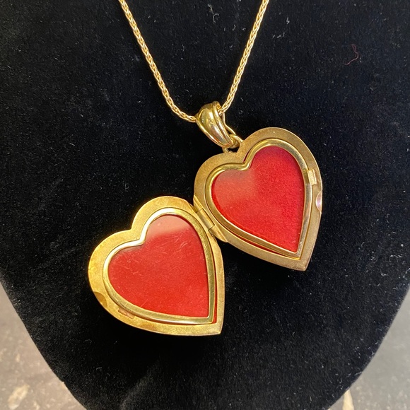 Diamond Lacquered Heart Locket - Picture 2 of 7